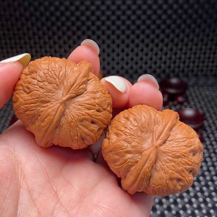 眼***星文玩核桃吊坠8元宝42