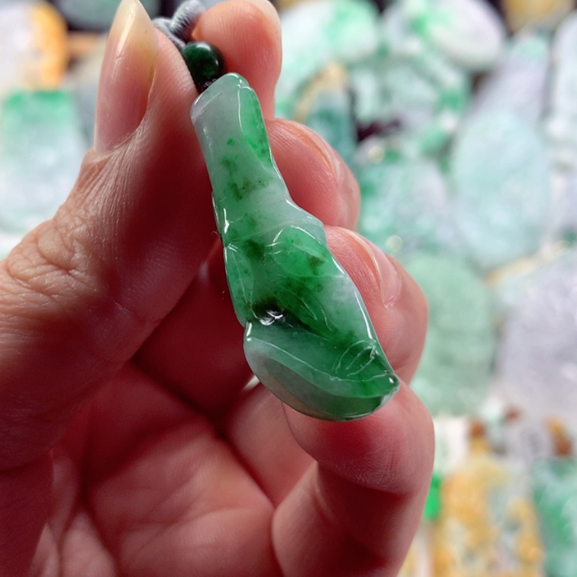 【闪购商品】翡翠吊坠(不含链)未镶嵌