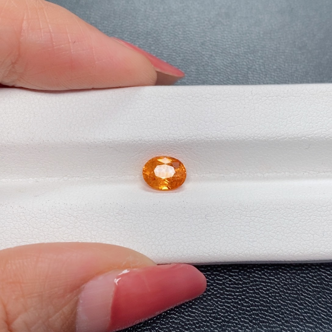 石榴石（芬达石）裸石未镶嵌1.58克拉