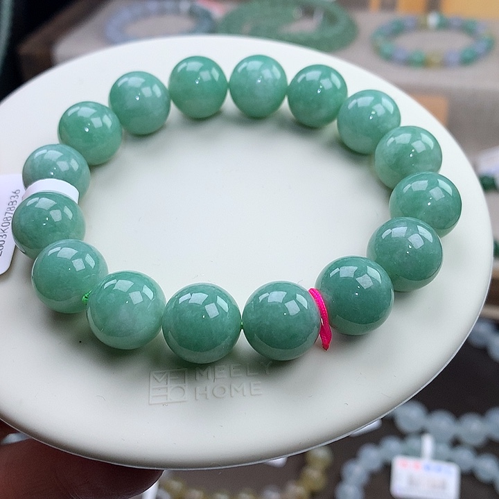 翡翠未镶嵌手链阳绿，无纹裂