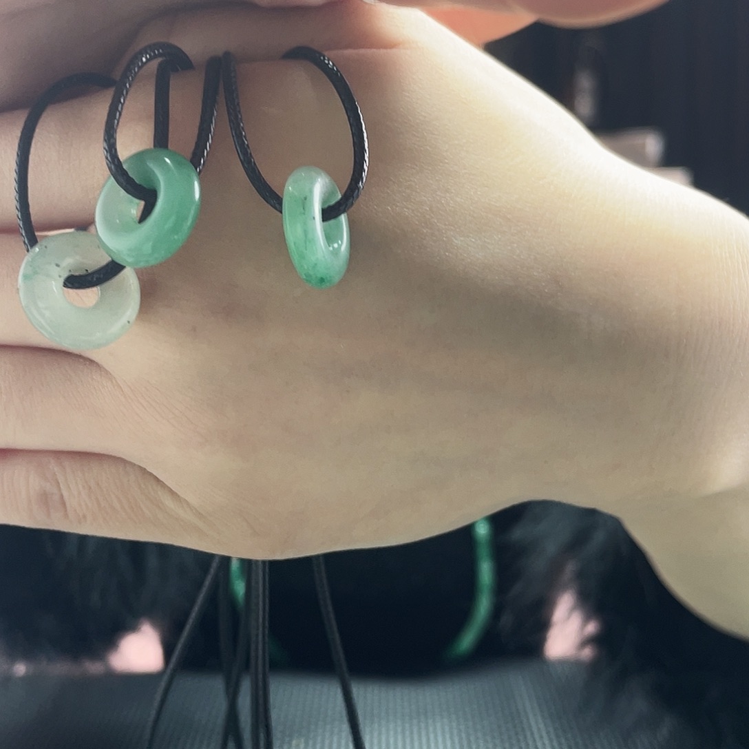 石英质玉（非洲翠）未镶嵌颈饰