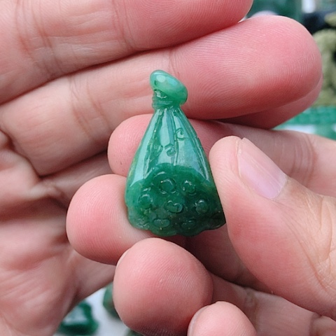 未镶嵌独山玉吊坠(不含链)