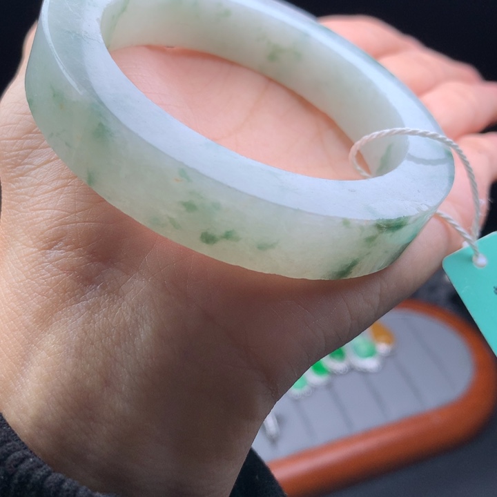 未镶嵌手镯定制翡翠