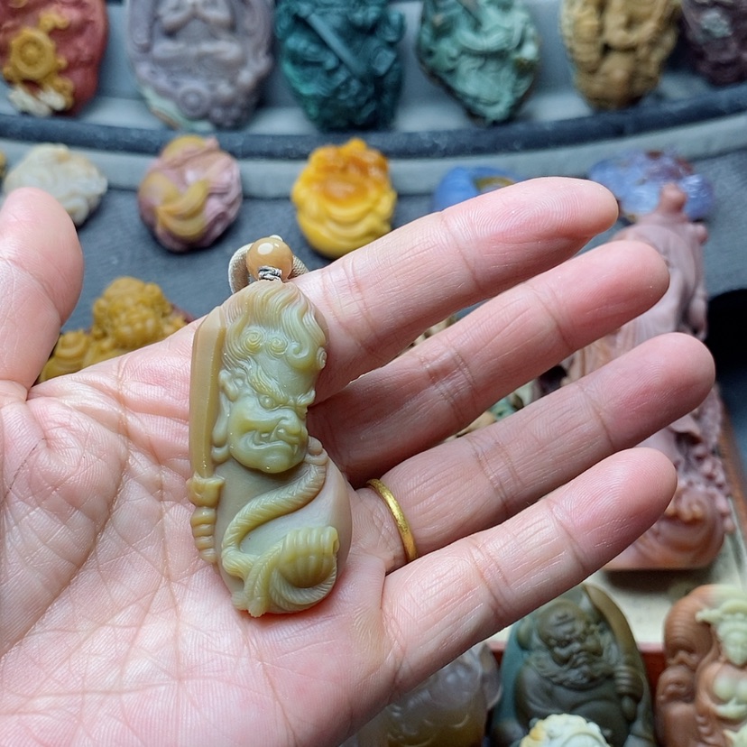 【闪购商品】定制石英质玉吊坠未镶嵌
