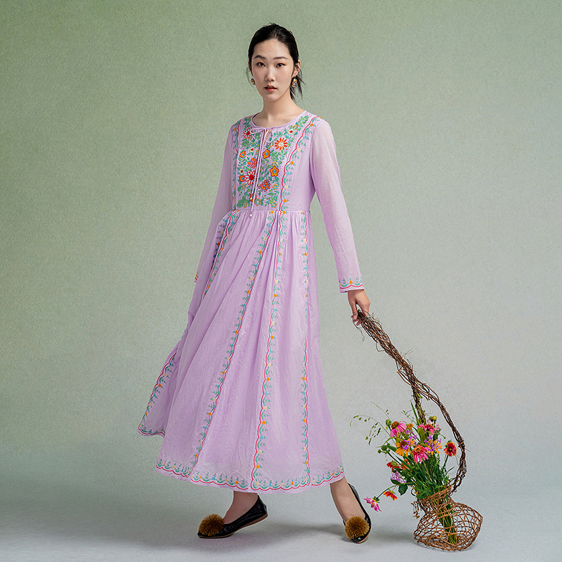生活在左婴儿棉连衣裙墨西哥绣花优雅宽松显瘦2025早秋新款长裙女