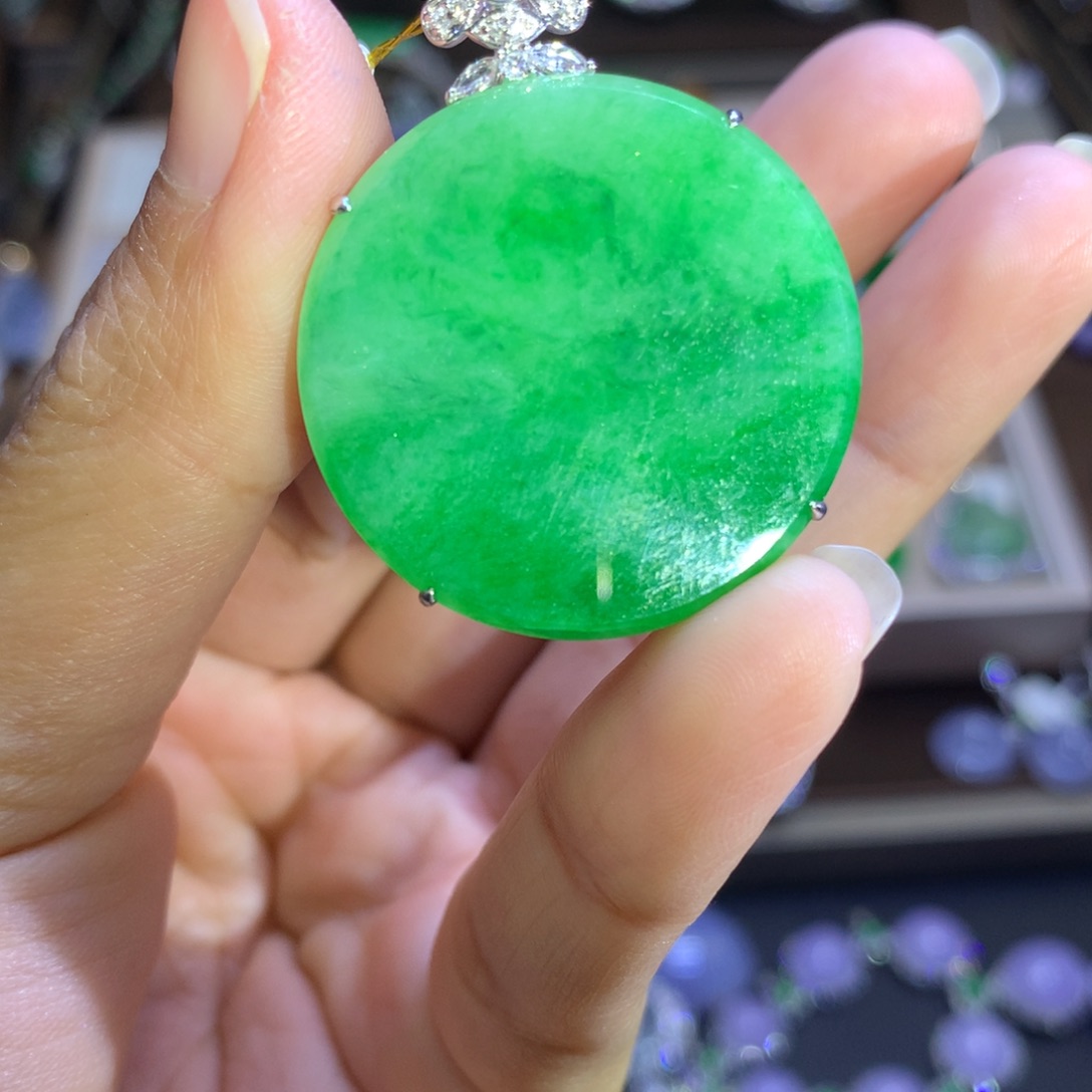 翡翠颈饰18K金镶嵌翡翠