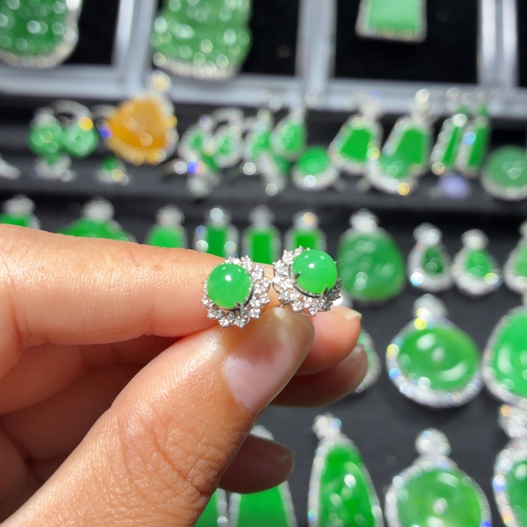 翡翠18K金镶嵌吊坠(不含链)104号