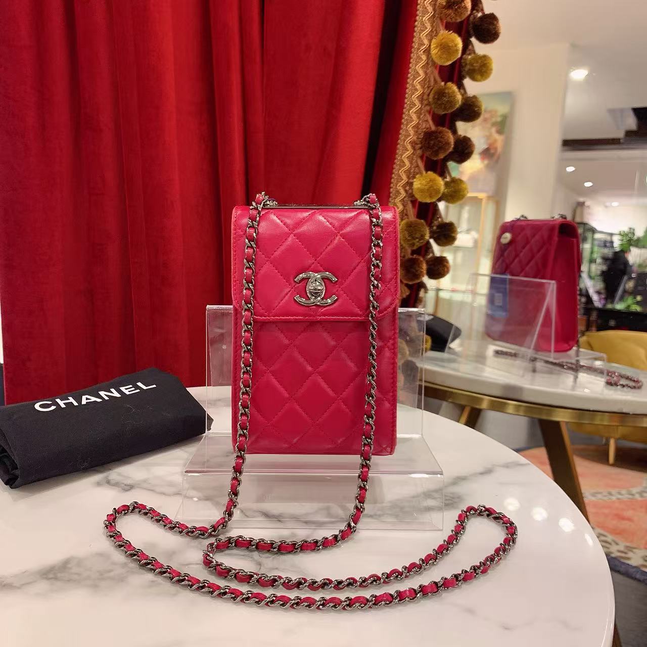 95新 Chanel/香奈儿 trendy cc手机包玫红色亮银扣羊皮/32098090