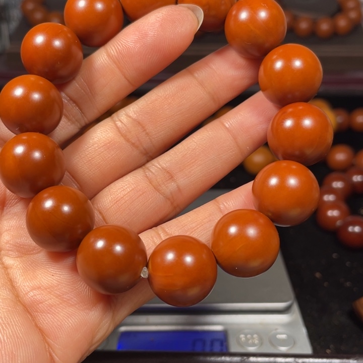 执***炮橄榄核吊坠1.67+树王微瑕疵练手串