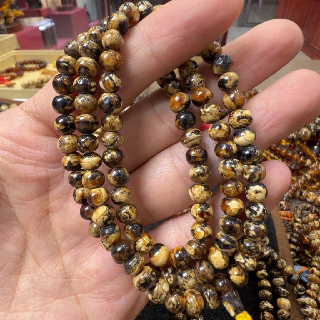 琥珀未镶嵌裸石抚顺琥珀