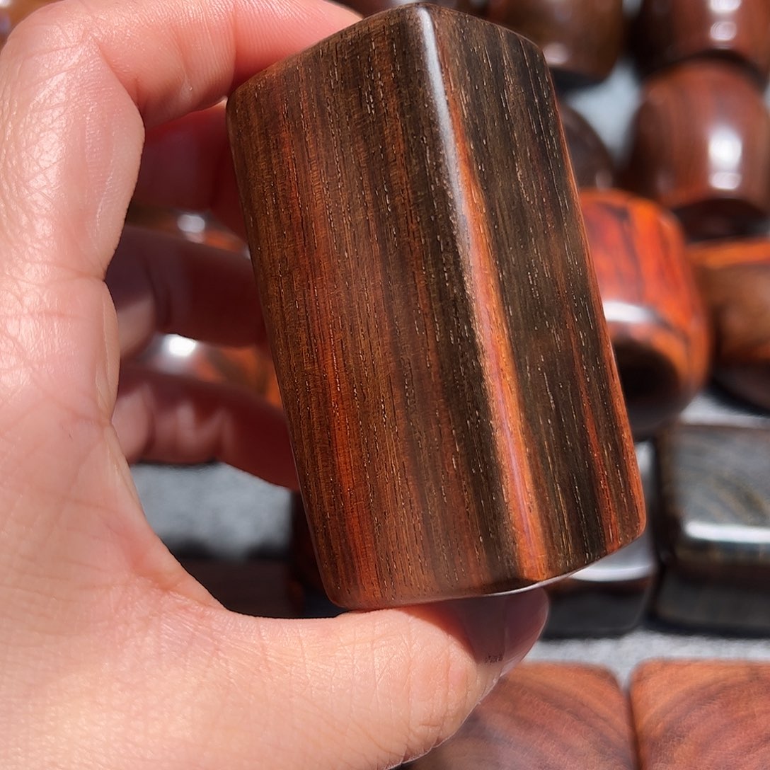 澪***点交趾黄檀（大红酸枝）