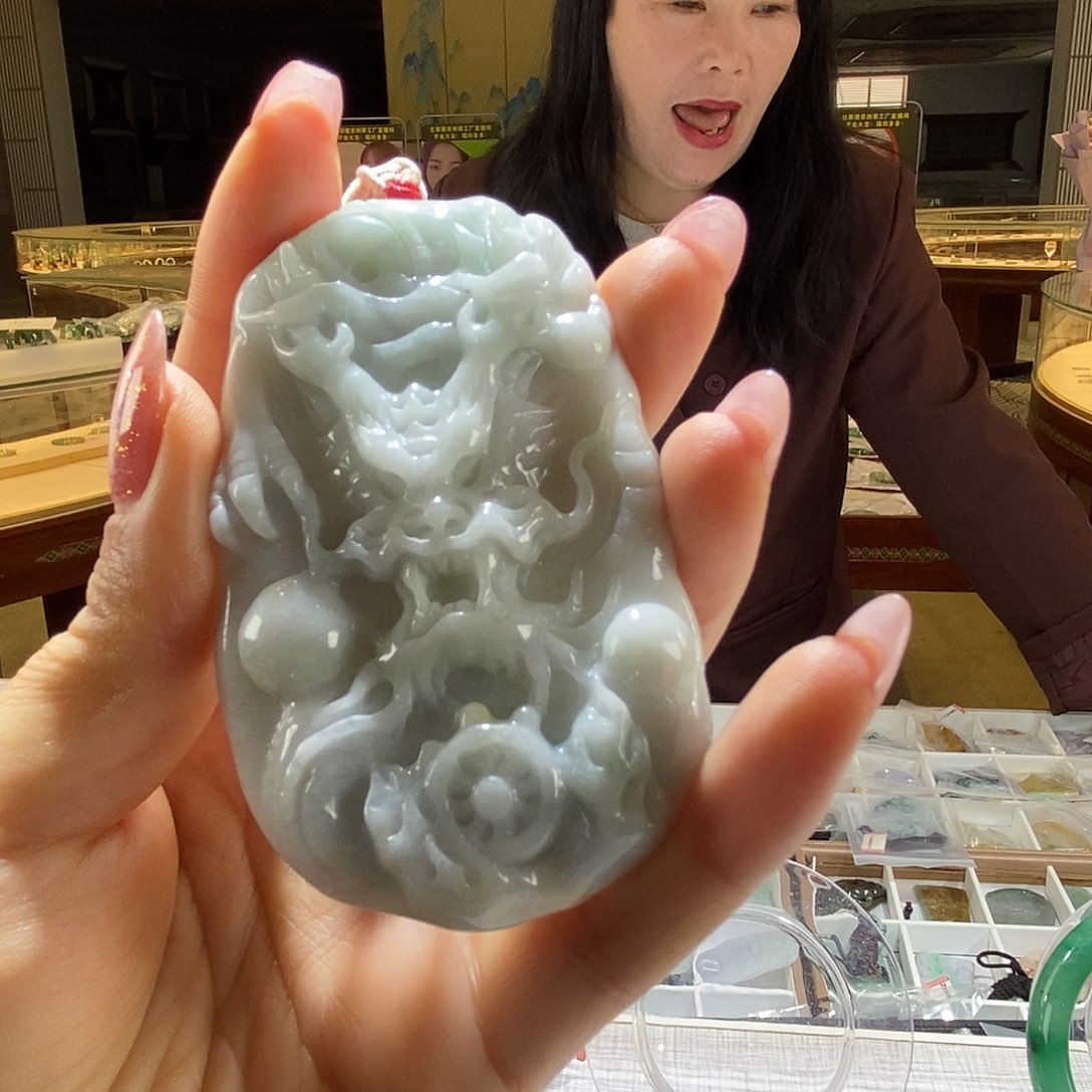 翡翠颈饰未镶嵌一个
