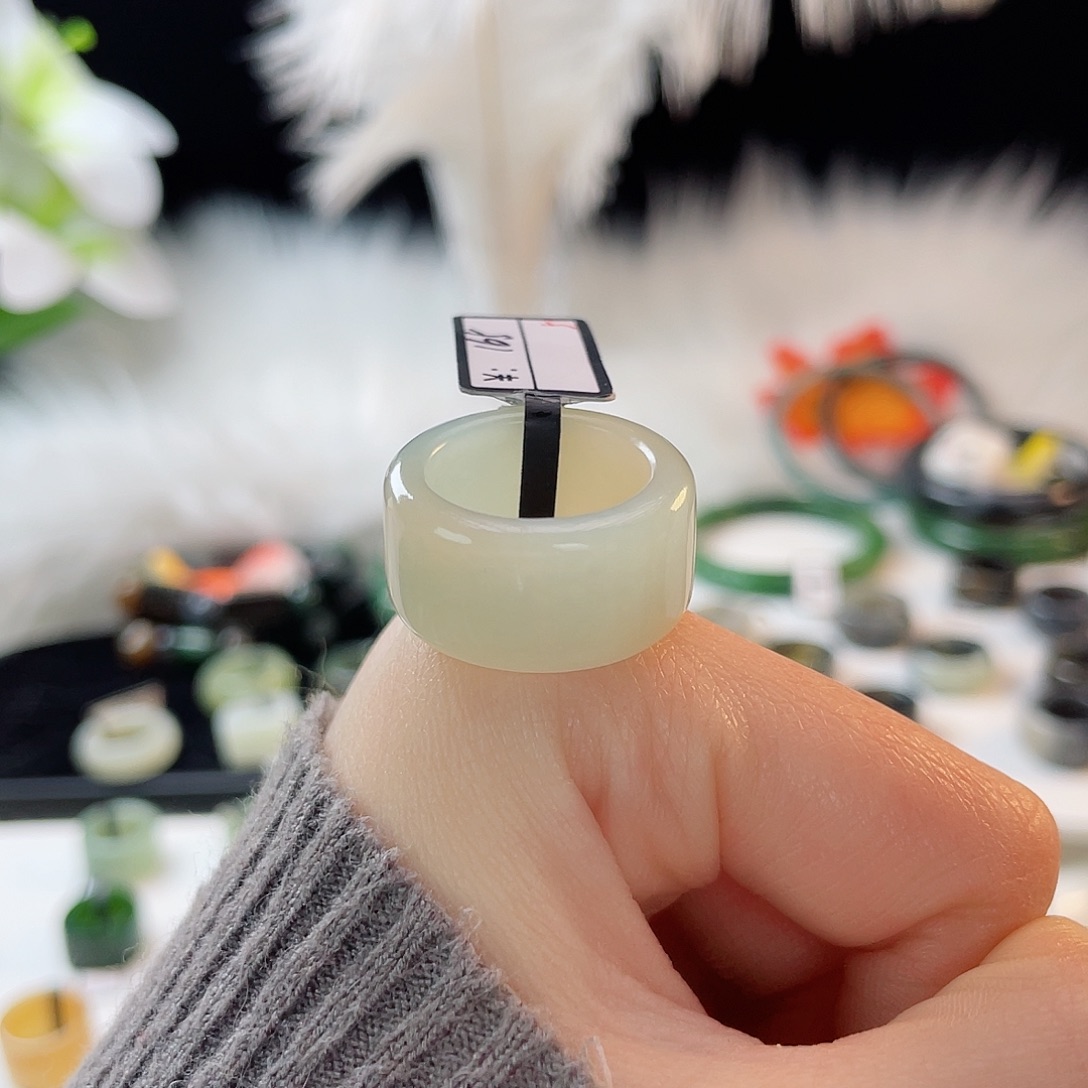 和田玉未镶嵌戒指k39 奶蓝圆切17.2mm