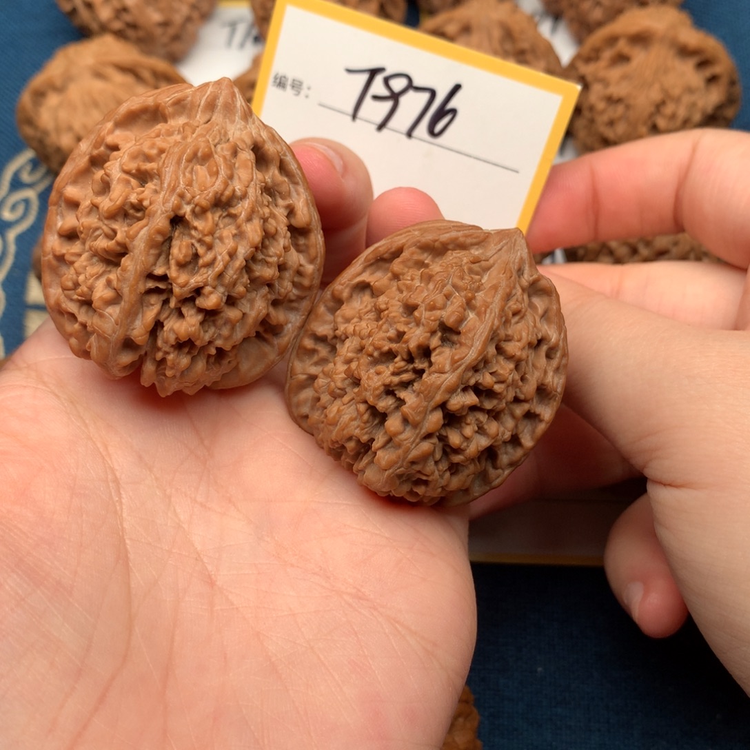 把件文玩核桃40百花山 T976