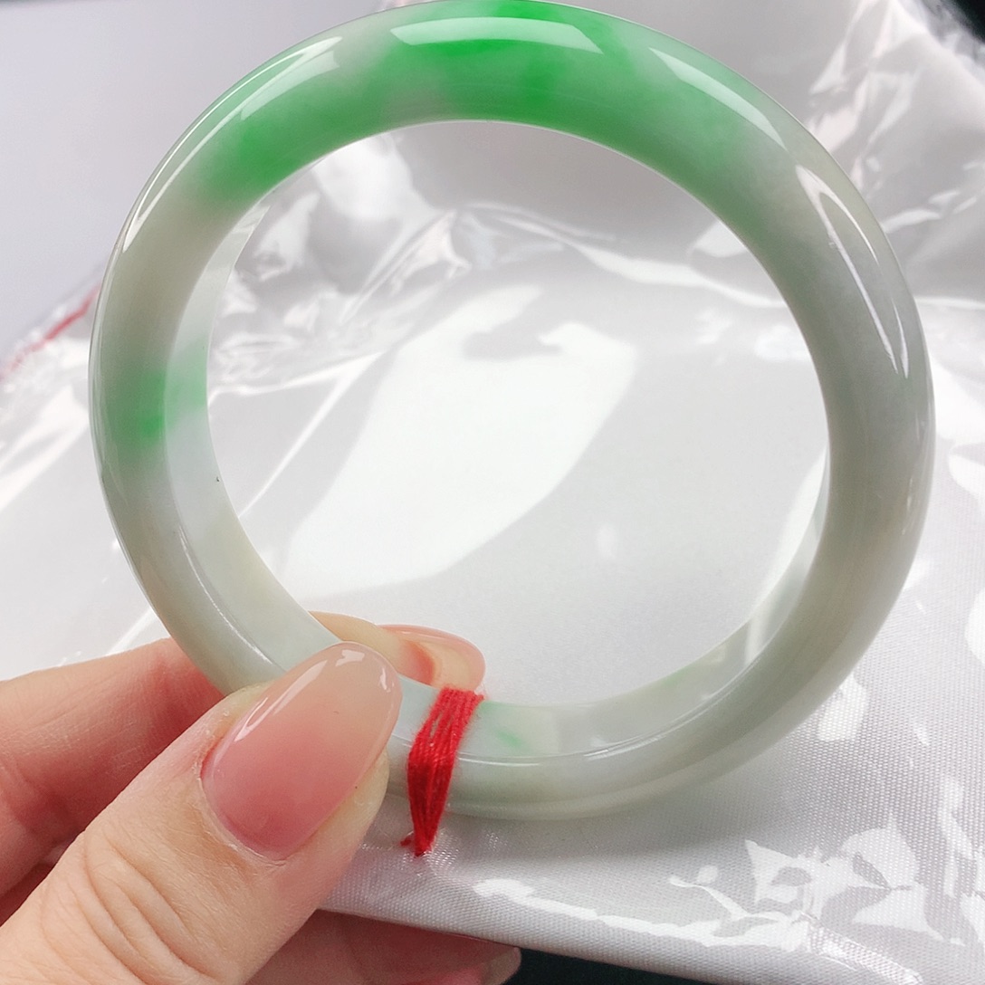翡翠手镯未镶嵌翡翠035