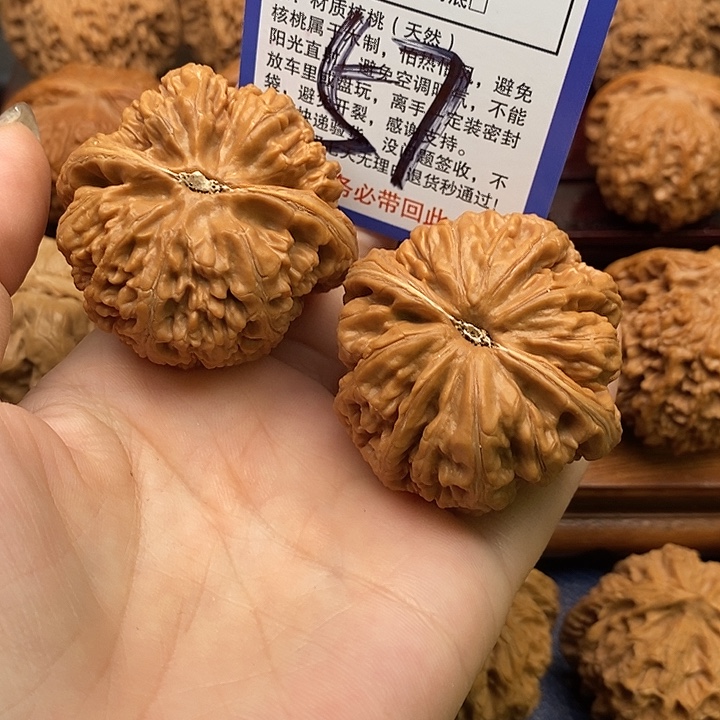 吊坠桃核粗筋狮子头46