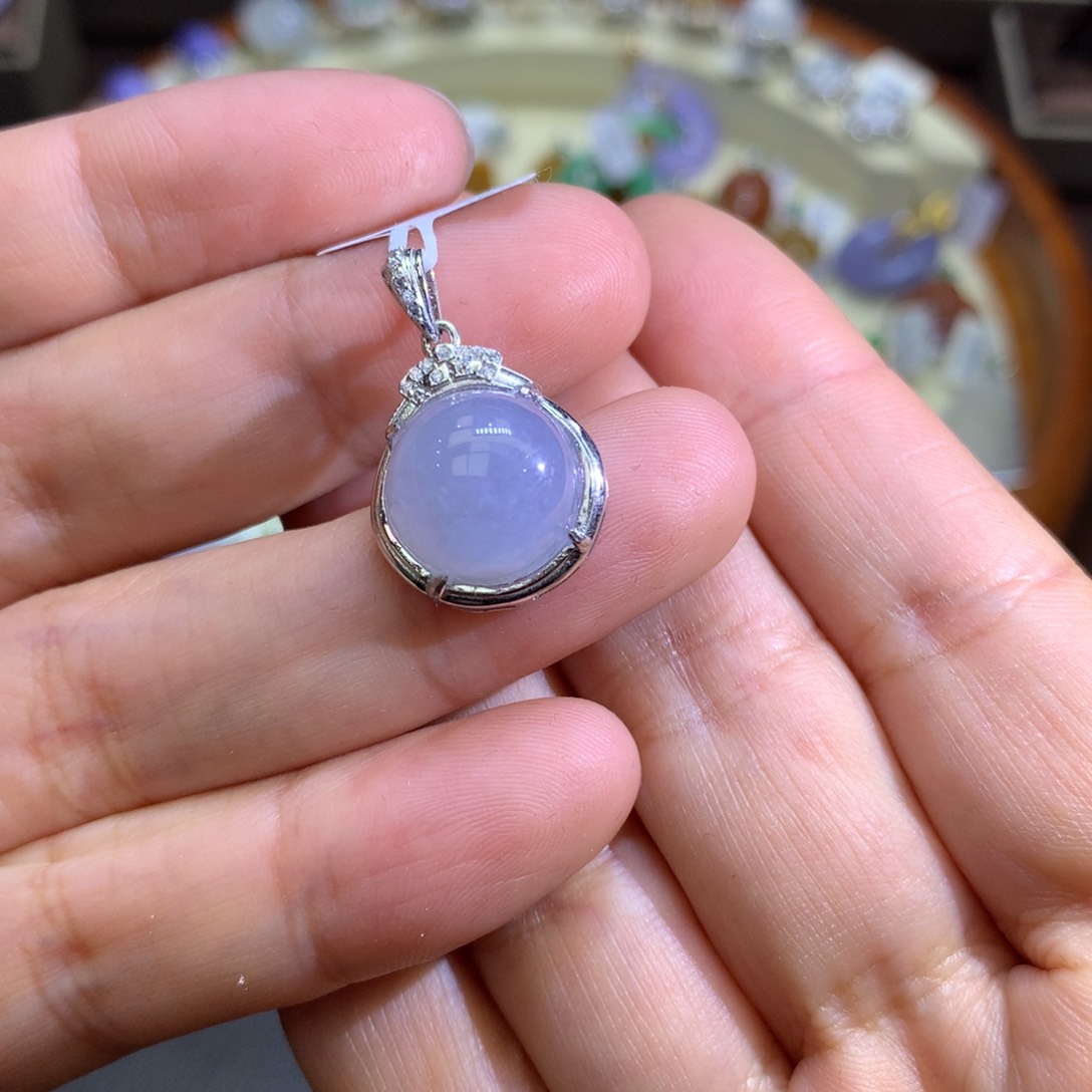 翡翠颈饰银S925镶嵌翡翠吊坠