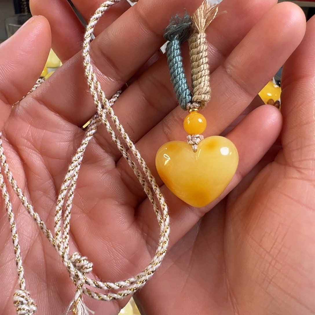 蜜蜡裸石未镶嵌蜜蜡