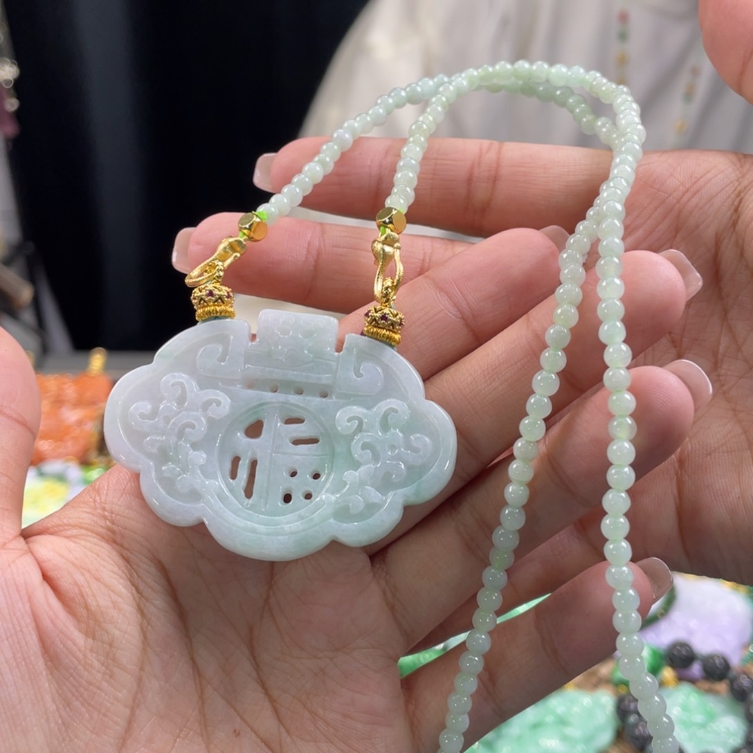 翡翠颈饰未镶嵌代编织