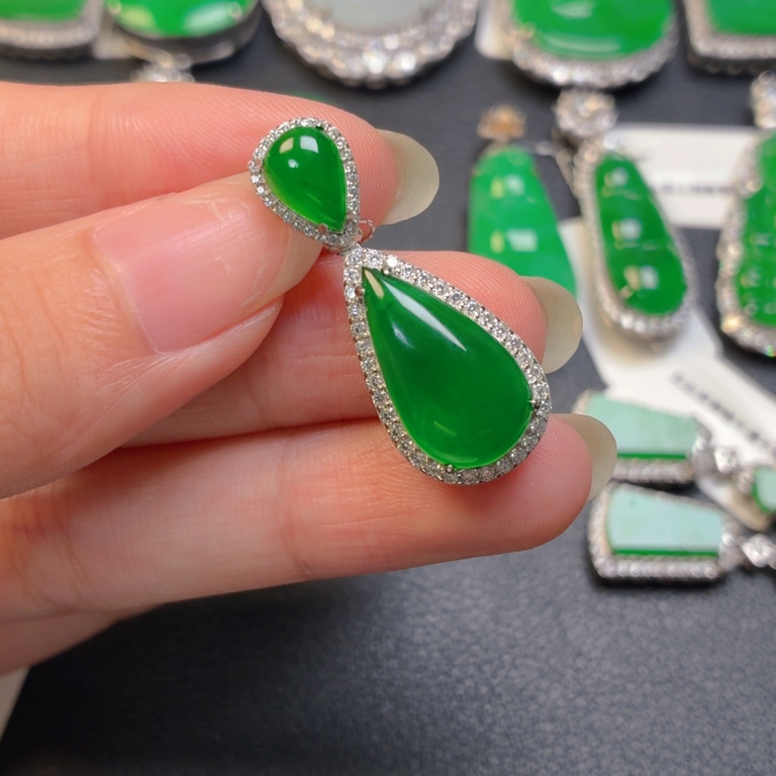 *****翡翠银S925镶嵌颈饰