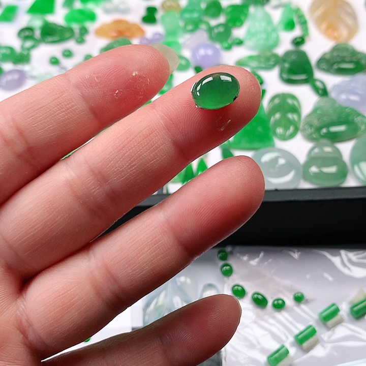 翡翠颈饰未镶嵌翡翠