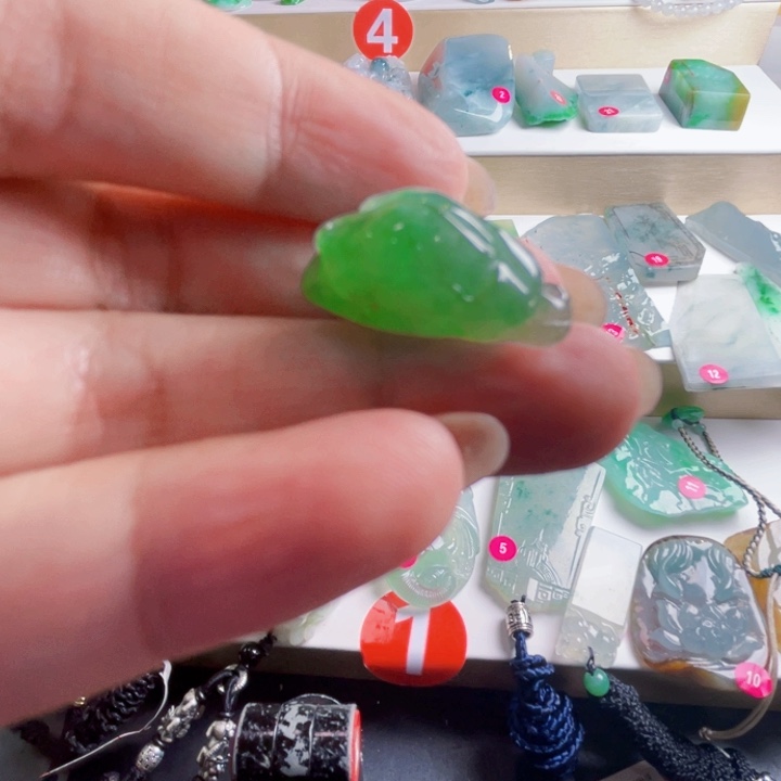 颈饰未镶嵌翡翠天然翡翠
