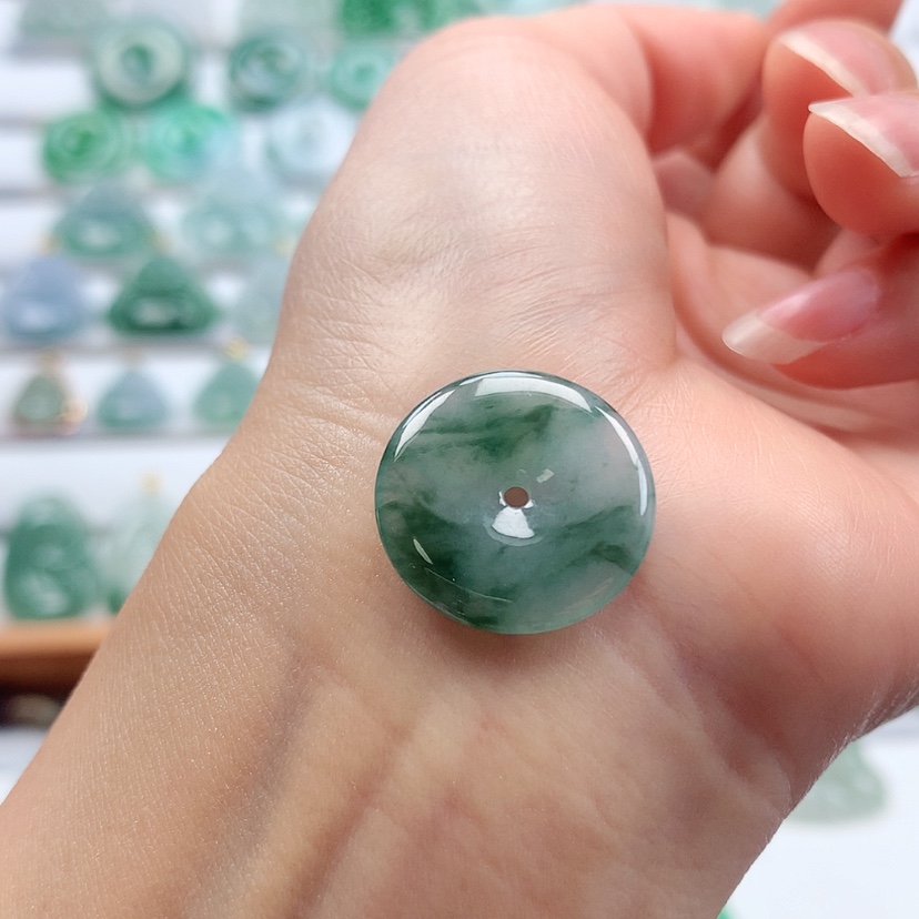 【闪购商品】翡翠吊坠(不含链)未镶嵌