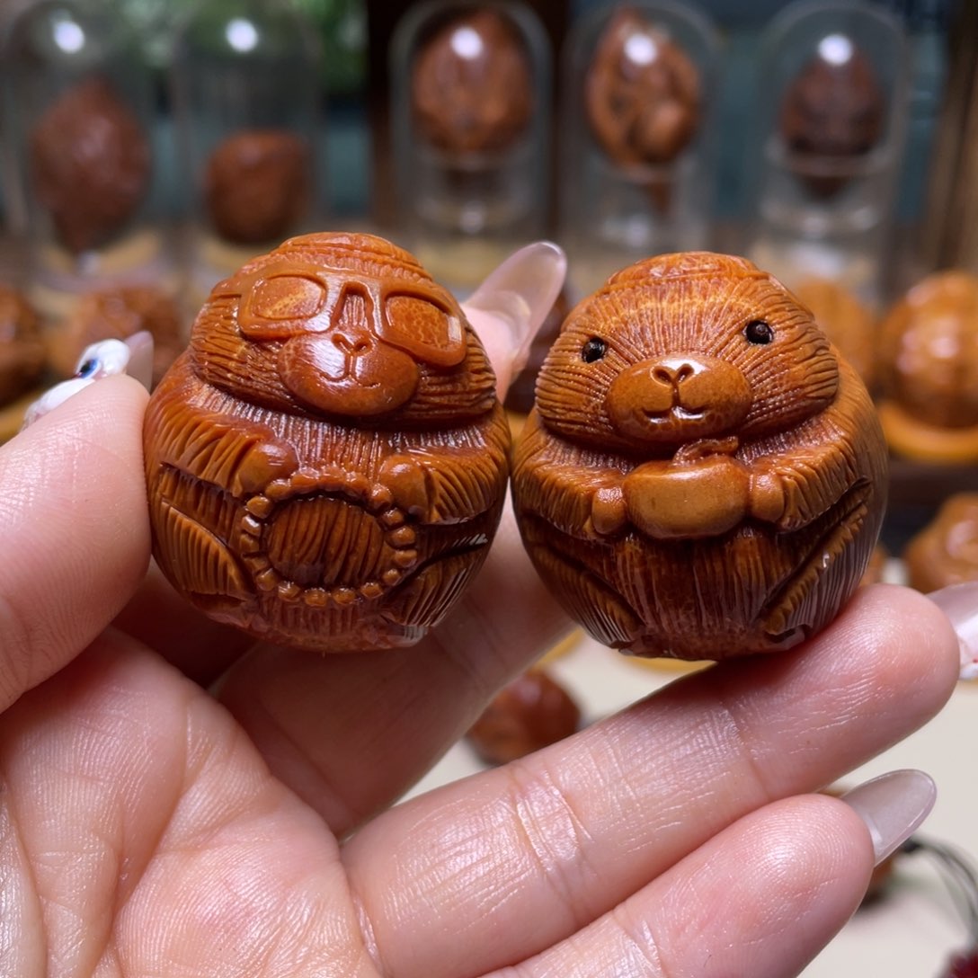 橄榄核吊坠卡皮巴拉一对