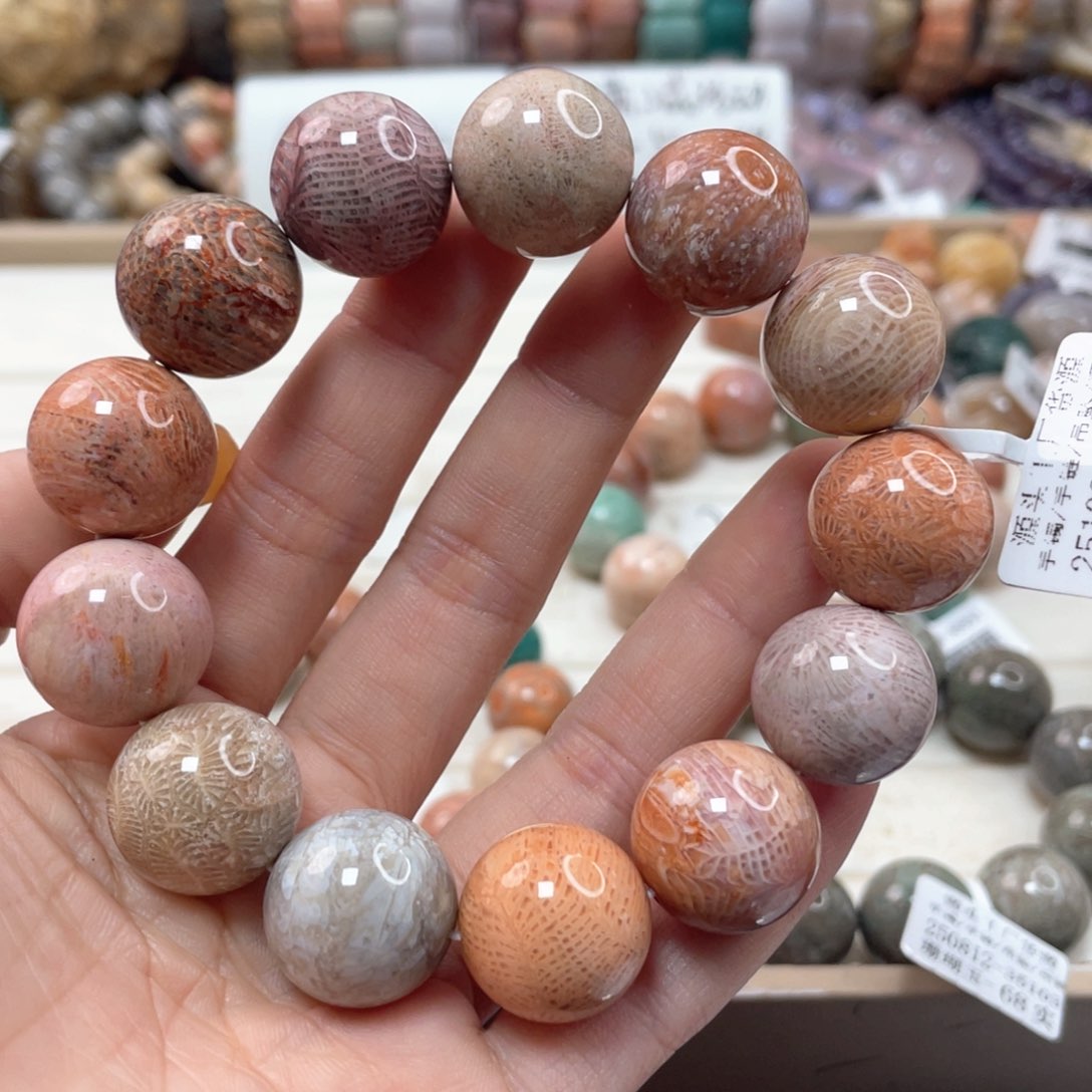 未镶嵌手链硅化玉圆**哈355