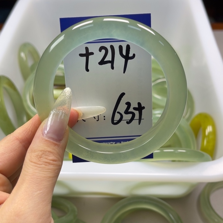 岫玉手镯未镶嵌媛*i手镯