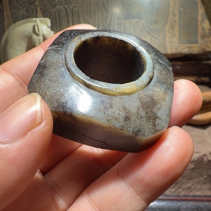 y***f和田玉（糖玉）未镶嵌颈饰