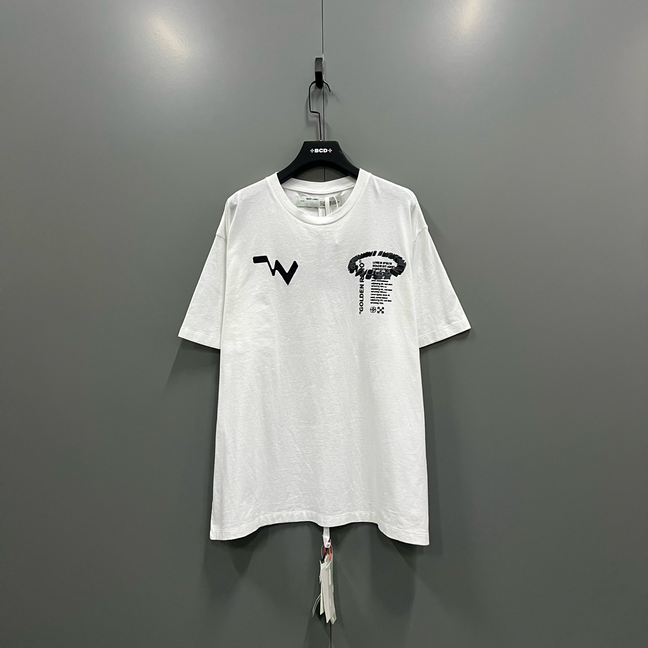 99新 OFF-WHITE (ll)白色立体空间图案短袖 L码 bc014138