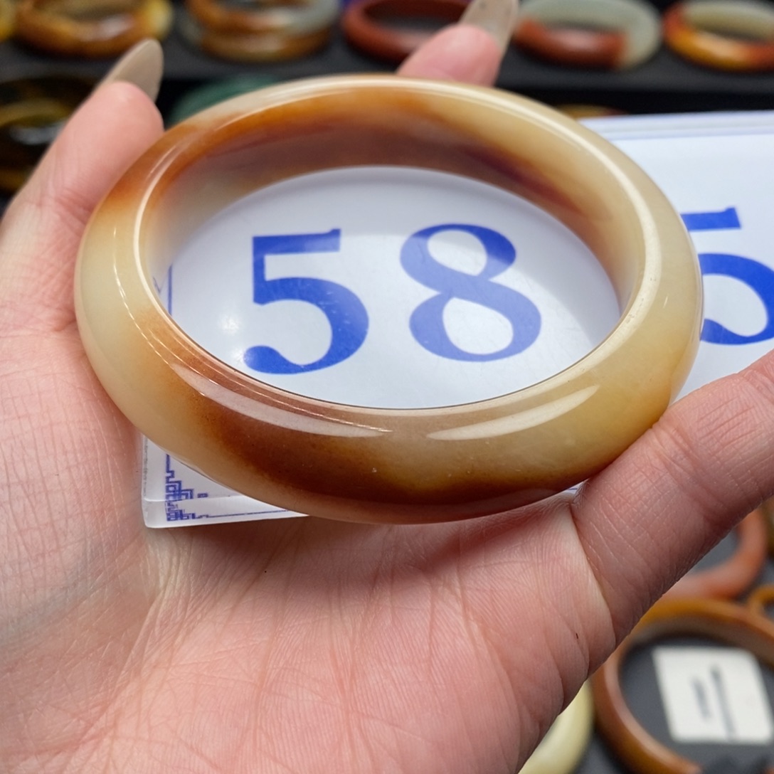 石英质玉（黄龙玉）手镯未镶嵌