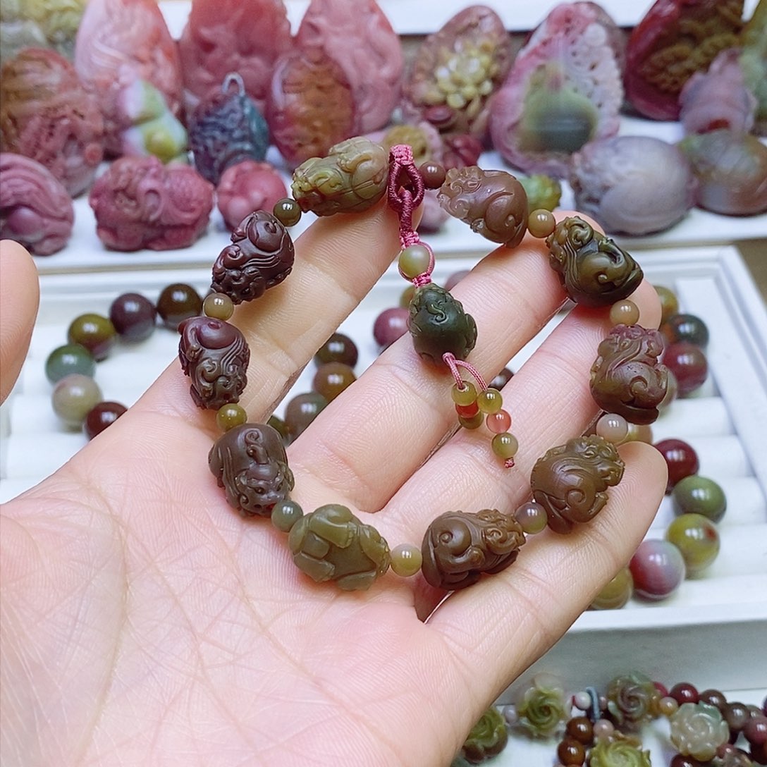 玛瑙/玉髓盐源玛瑙未镶嵌谦**语