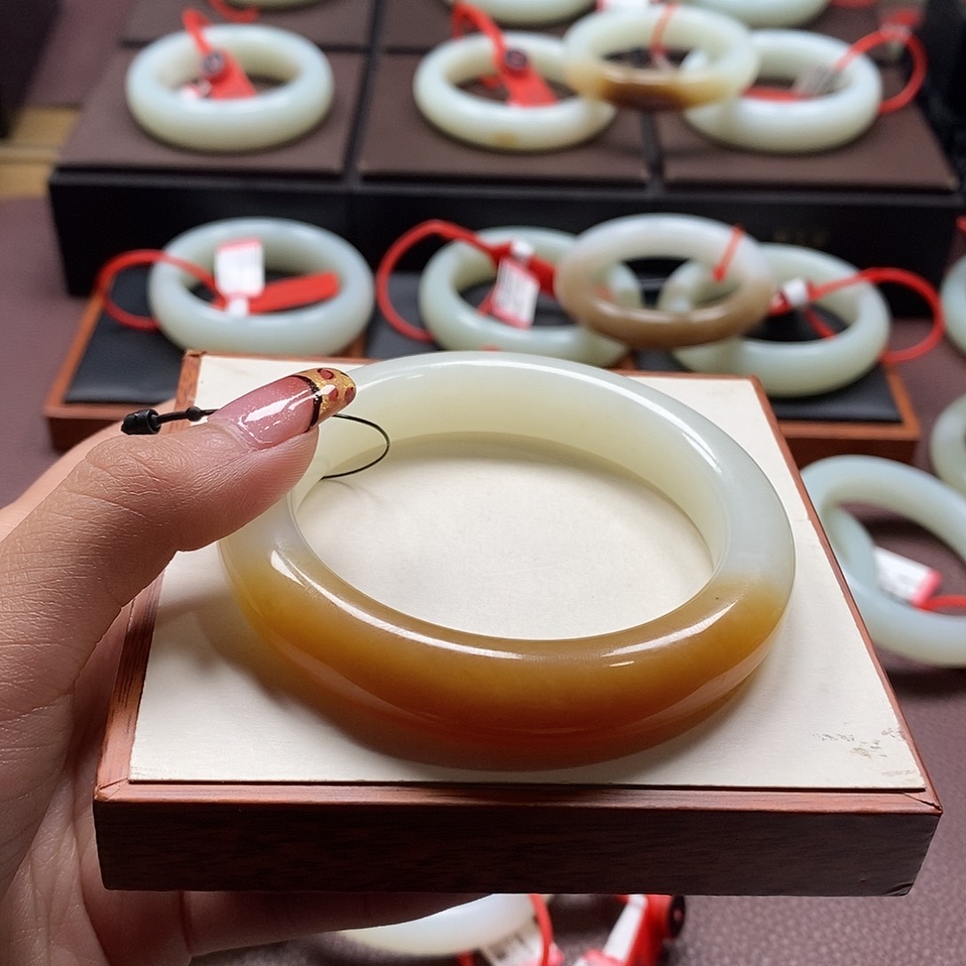 和田玉手镯未镶嵌Y****n