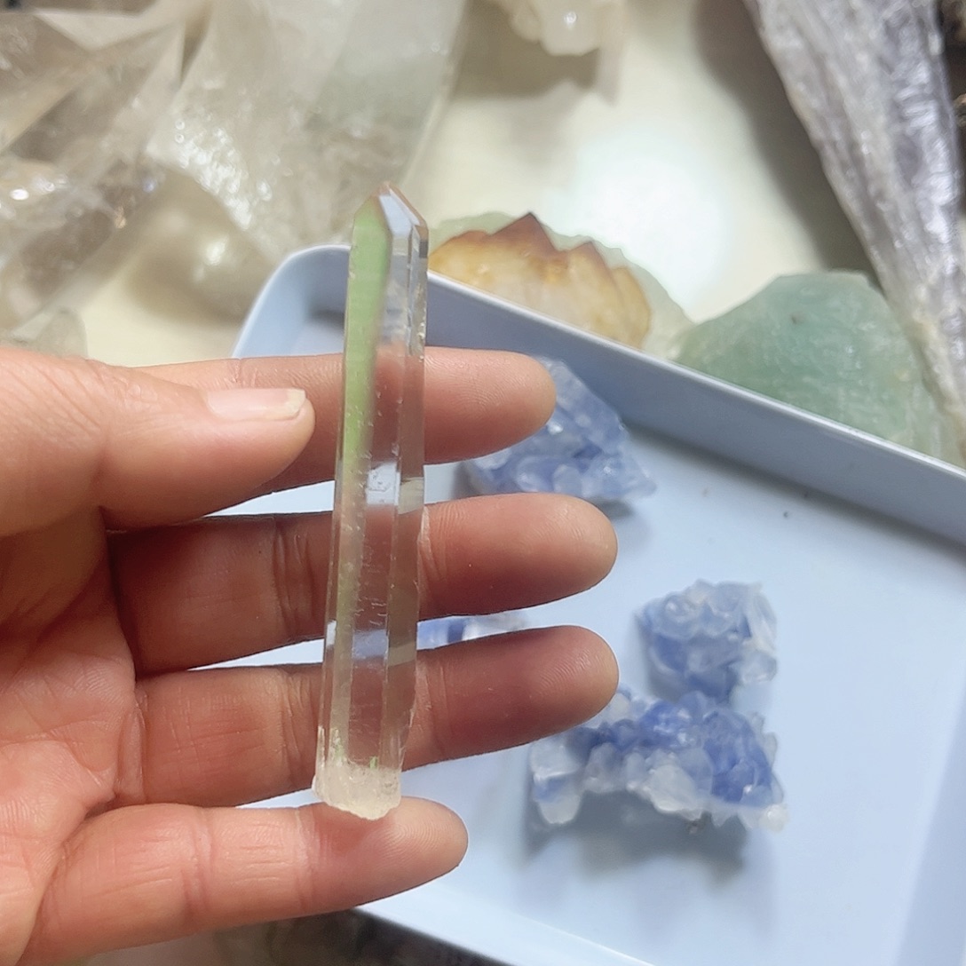 水晶天然水晶原石未镶嵌和**尘