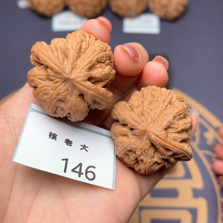 文玩核桃把件40大粗筋 146