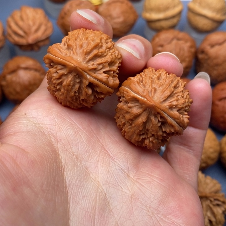 文玩核桃把件小狮子头