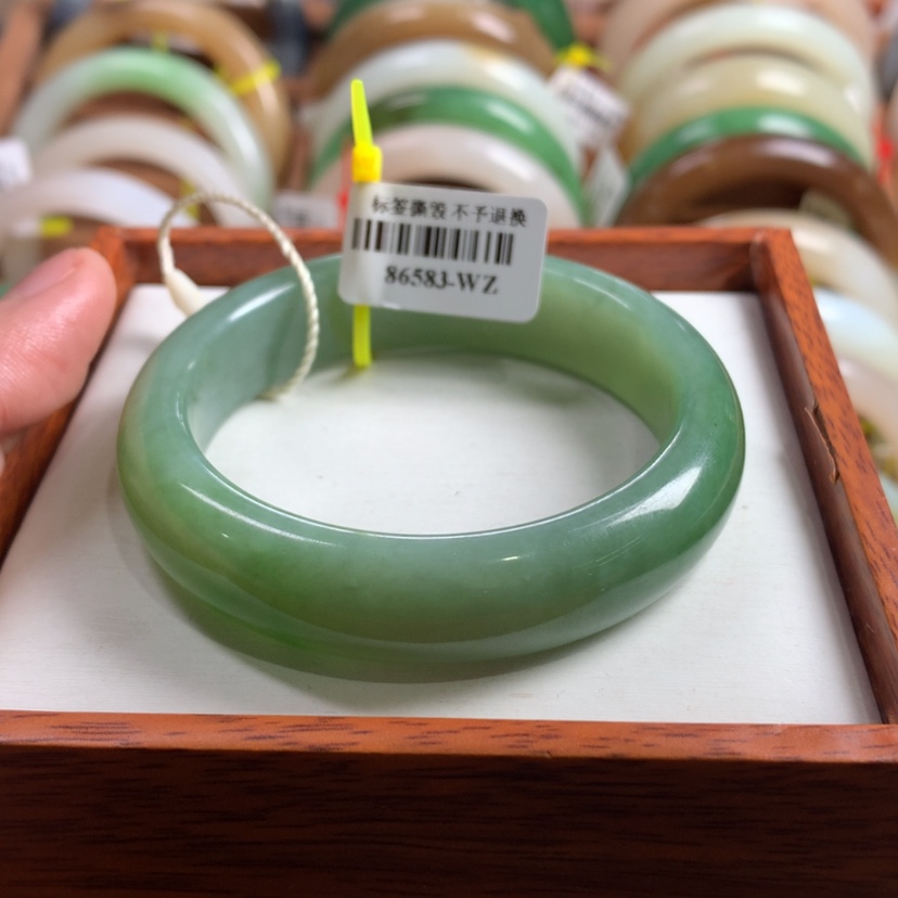 【闪购商品】和田玉手镯未镶嵌53