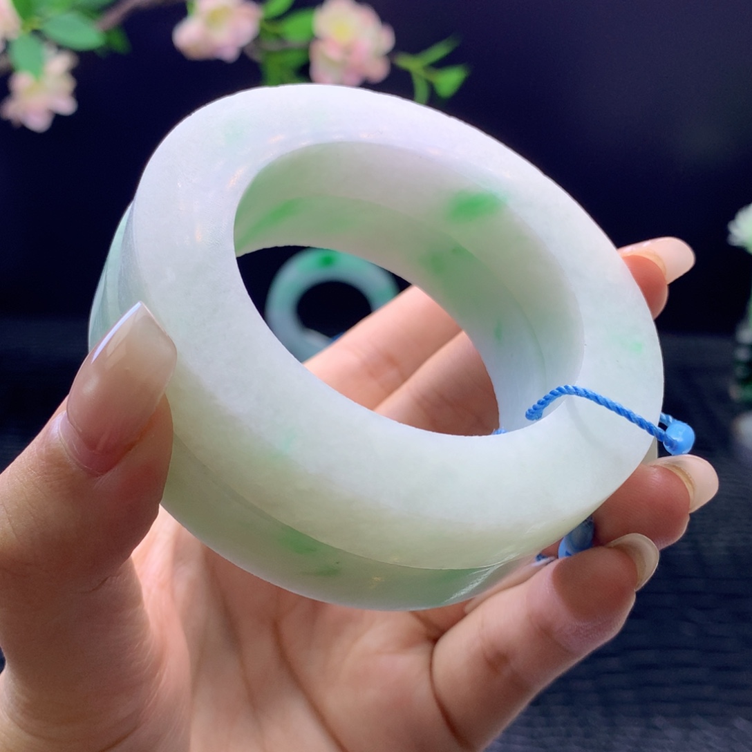 定制翡翠未镶嵌手镯