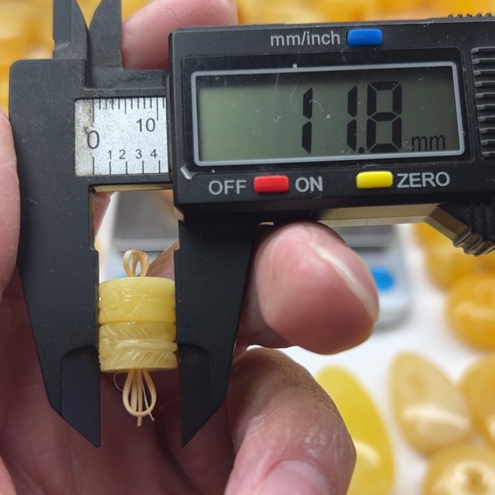 琥珀（矿物珀）未镶嵌裸石