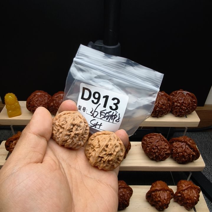 吊坠文玩核桃36白狮子d913