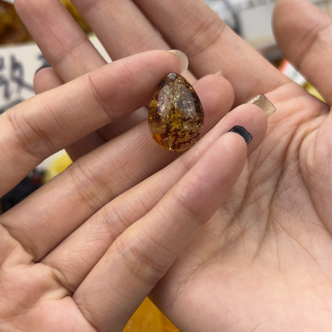 琥珀珠宝奇石未镶嵌