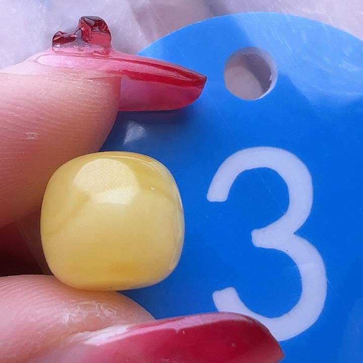 蜜蜡裸石未镶嵌10.5mm 老型