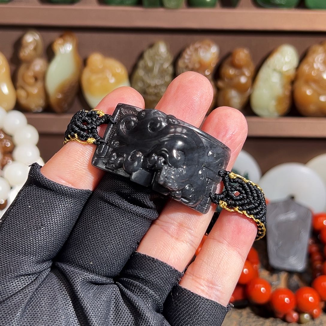 和田玉手绳未镶嵌新疆聚墨青花螭龙男生手牌