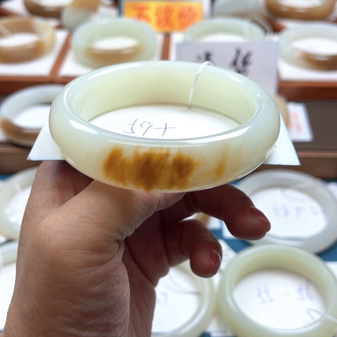 未镶嵌手镯和田玉