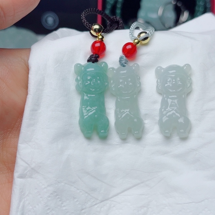 颈饰未镶嵌翡翠挂件