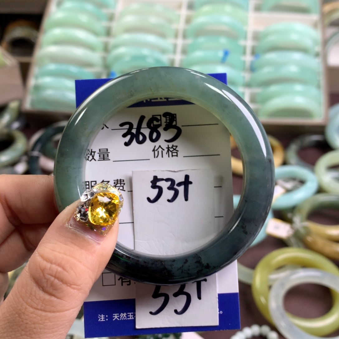 蛇纹石玉手镯未镶嵌3683