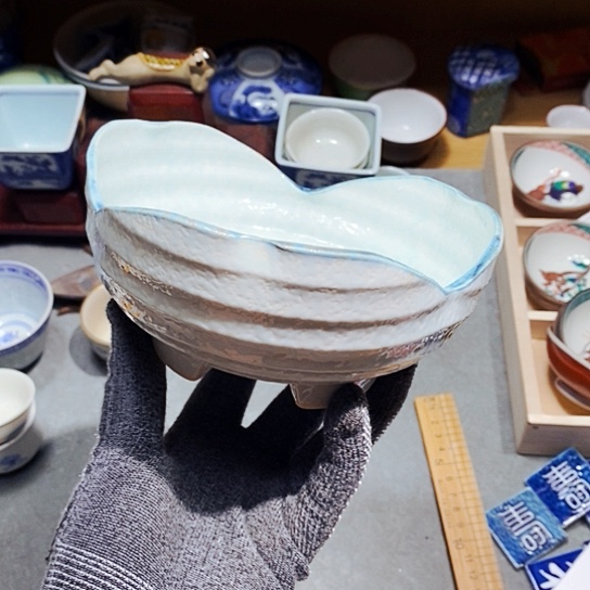 瓷片万事如意。天天开心