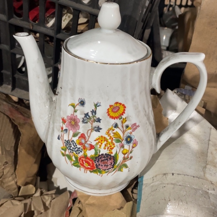 其他盘子碗砂锅都有